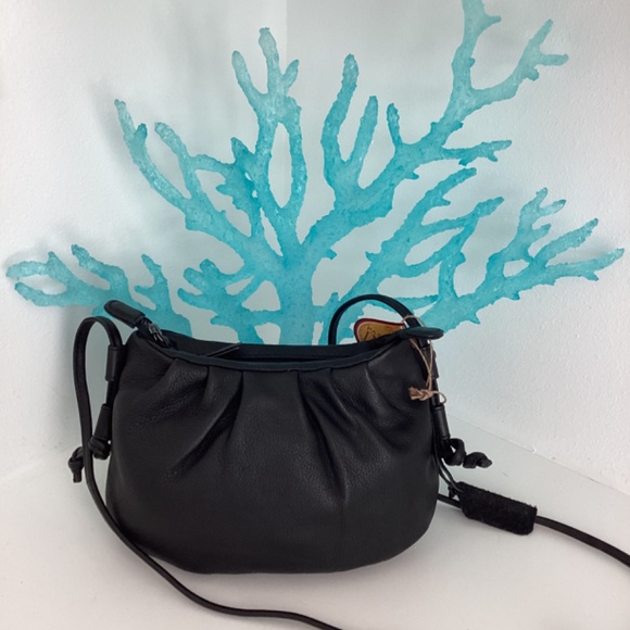 NWT PASSPORT TO INDIA BLACK GENUINE LEATHER CROSSBODY SHOULDER BAG - Picture 2 of 13